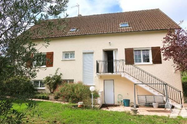 Dans impasse prox. toutes commodités, PAVILLON de 1976/77, d'env. 175m2, comprenant :
. en RC ...