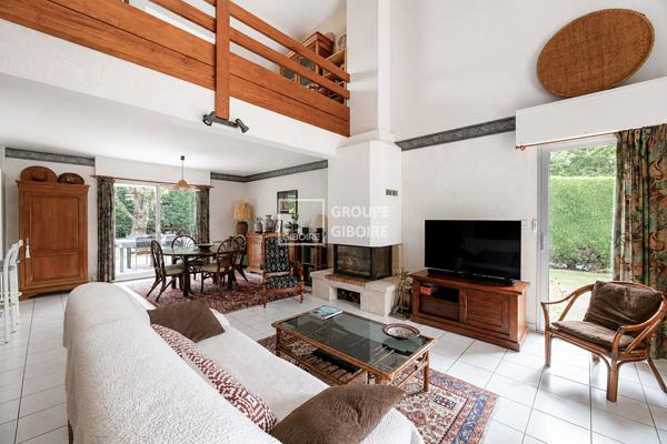 Maison T5 à vendre LA MEZIERE - 125 m² (réf : DBT26650E)