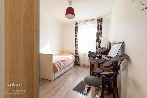 LONGVIC SUPERBE T4 DE 82.75 M2 AU DERNIER ETAGE