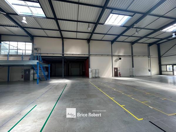 Bureaux à louer à Saint-Priest parc clos sécurisé accès grands axes