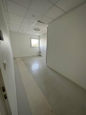 BUREAUX À LOUER DANS L'IMMEUBLE DE LA CHAMBRE DES MÉTIERS-PROCHES TOUTES COMMODITÉS