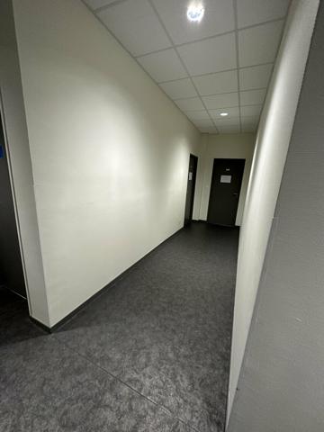 BUREAUX À LOUER DANS L'IMMEUBLE DE LA CHAMBRE DES MÉTIERS-PROCHES TOUTES COMMODITÉS