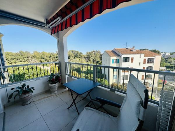 Hyères  Grand appartement traversant avec terrasses et garage