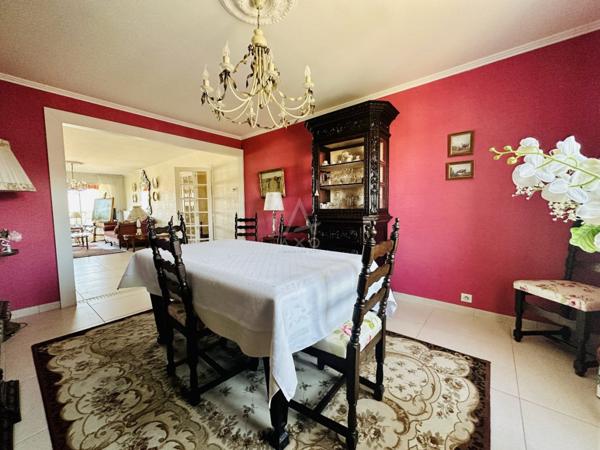 Hyères  Grand appartement traversant avec terrasses et garage