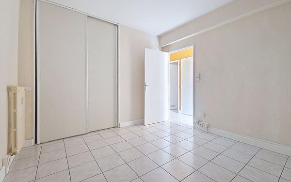 Appartement à vendre    3 pièces • 51 m2 Saint-Laurent-du-Var