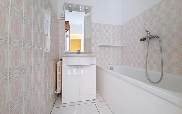 Appartement à vendre    3 pièces • 51 m2 Saint-Laurent-du-Var