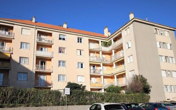 Appartement à vendre    3 pièces • 51 m2 Saint-Laurent-du-Var