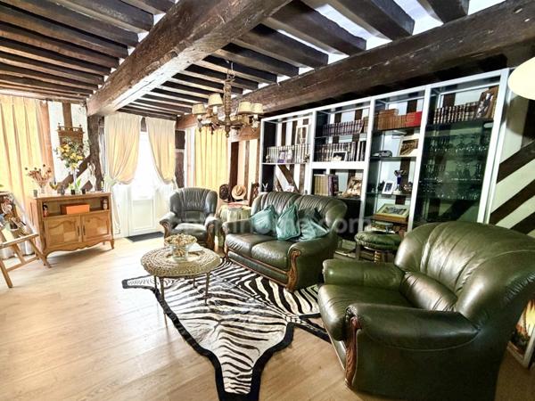 Élégante demeure bourgeoise du XIXᵉ – Parc paysager - Centre bourg- Saint-Julien-le-Faucon (14140)