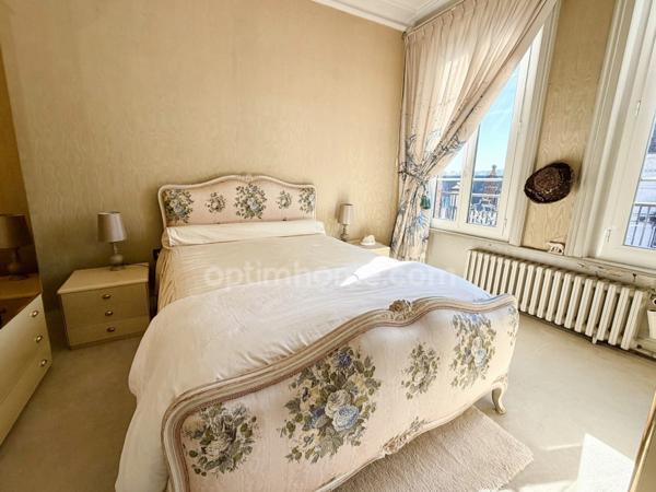 Élégante demeure bourgeoise du XIXᵉ – Parc paysager - Centre bourg- Saint-Julien-le-Faucon (14140)