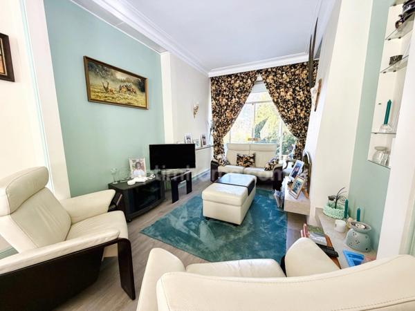 Élégante demeure bourgeoise du XIXᵉ – Parc paysager - Centre bourg- Saint-Julien-le-Faucon (14140)