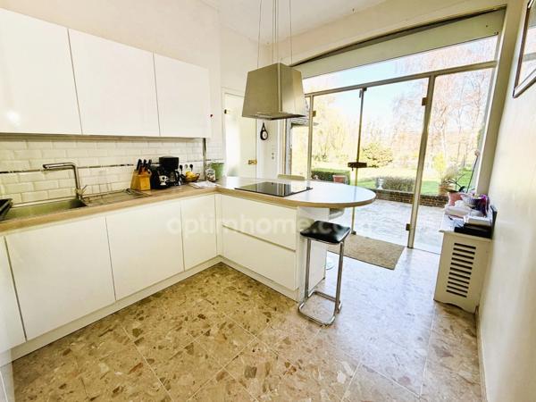 Élégante demeure bourgeoise du XIXᵉ – Parc paysager - Centre bourg- Saint-Julien-le-Faucon (14140)