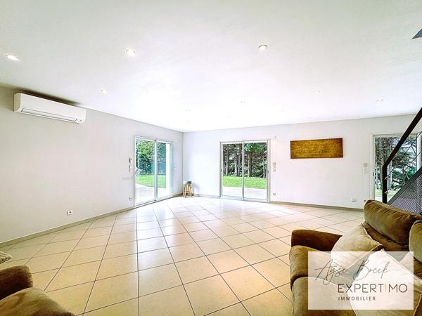 Ternay (69360) Ternay – Maison 5 chambres - 170 m² sur 1 028 m² de terrain clos, prestations complètes !