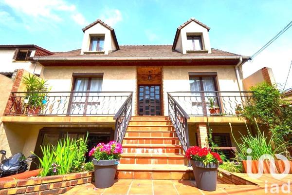 Maison traditionnelle 7 pièces de 200 m² à Villejuif (94800)