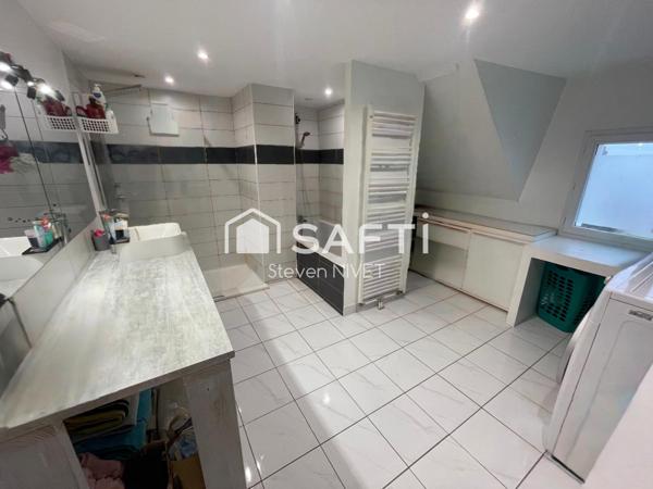 Maison de 195 m² à Niherne