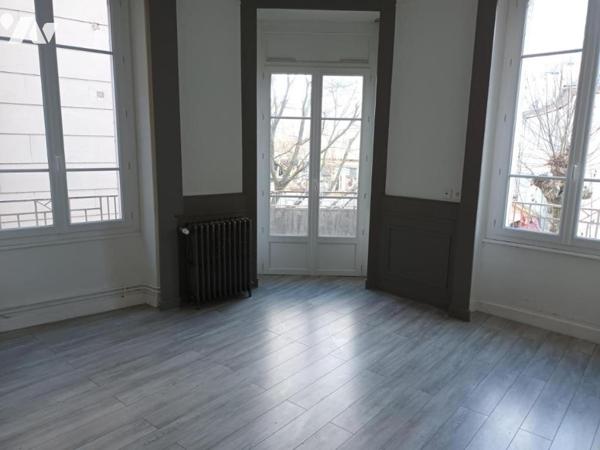 Lot de deux immeubles de rapport