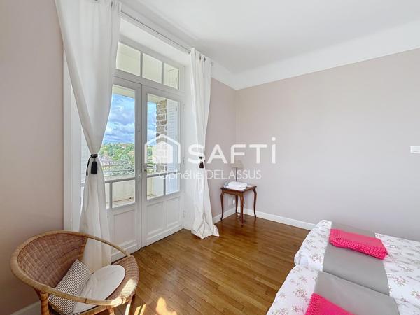 PANORAMA D'EXCEPTION ET CHARME AUTHENTIQUE-GÎTE PRÊT À EXPLOITER !