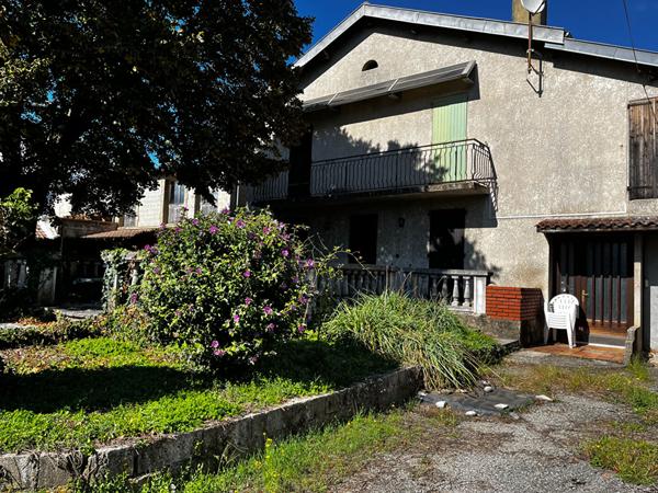Maison Loriol Sur Drome 8 pièce(s) 191 m2, a renover, avec piscine et jardin, 5 chambres et studio