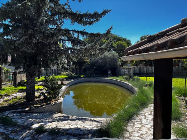 Maison Loriol Sur Drome 8 pièce(s) 191 m2, a renover, avec piscine et jardin, 5 chambres et studio