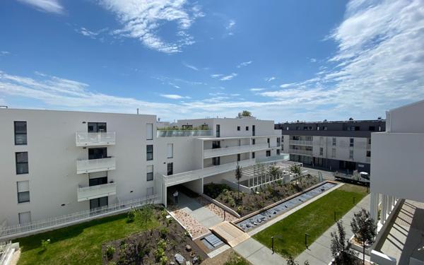 Stationnement à louer    La Rochelle