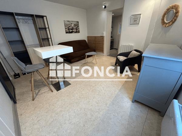 Location Studio meublé 23.78 m² - 14 RUE LANGLOIS Niort 79000