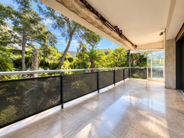 CANNES, MONTFLEURY - APPARTEMENT 3 PIECES À RENOVER