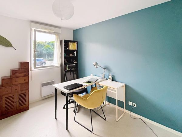 Emplacement idéal pour ce T3 avec terrasse Ouest