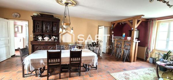 Charmante maison creusoise avec plusieurs dépendances et grand jardin arboré.