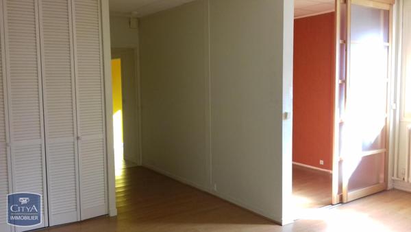 Appartement à louer 1 pièce 36.7m² Châteauroux (36000)