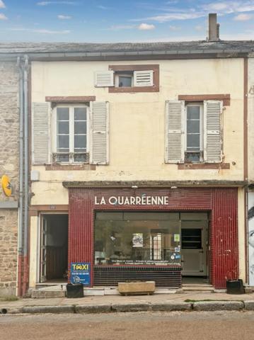 Immeuble Quarre Les Tombes 6 pièce(s) 143 m2