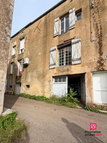 Immeuble Quarre Les Tombes 6 pièce(s) 143 m2