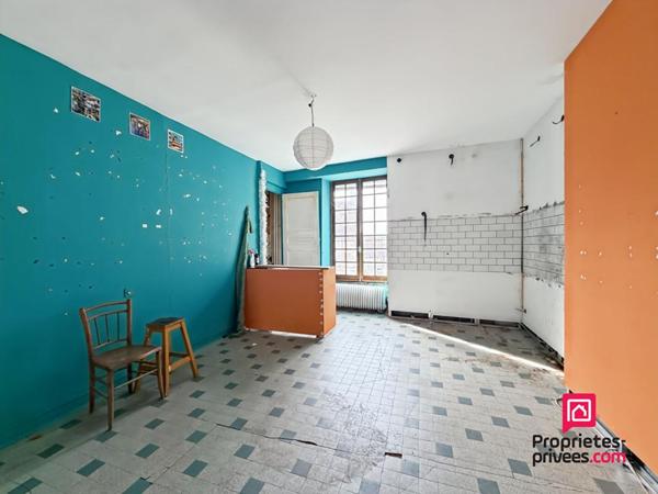 Immeuble Quarre Les Tombes 6 pièce(s) 143 m2