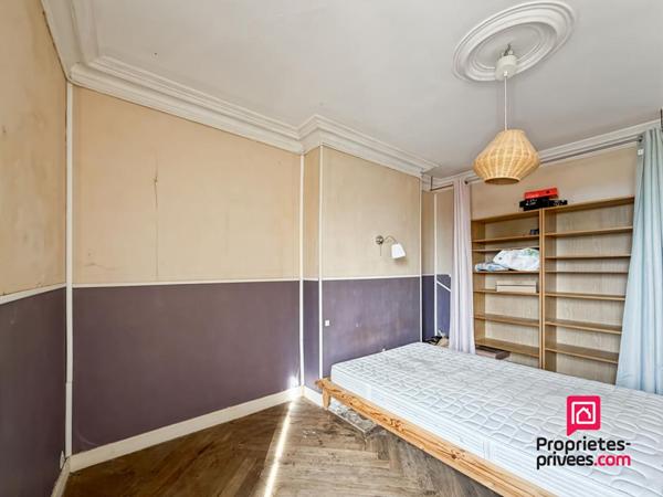 Immeuble Quarre Les Tombes 6 pièce(s) 143 m2