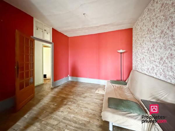 Immeuble Quarre Les Tombes 6 pièce(s) 143 m2