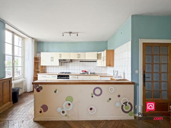 Immeuble Quarre Les Tombes 6 pièce(s) 143 m2