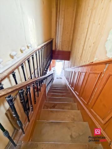 Immeuble Quarre Les Tombes 6 pièce(s) 143 m2