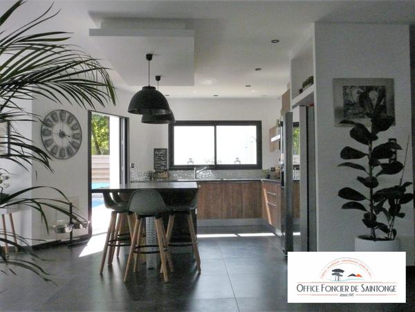 Villa contemporaine à toit plat 