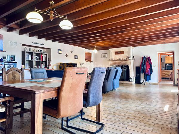 Vente
                Maison216 m² - 7 Pièces -
                    VALOGNES (50700)