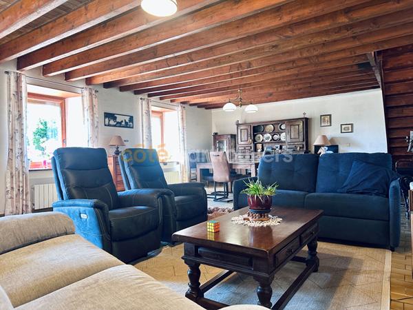 Vente
                Maison216 m² - 7 Pièces -
                    VALOGNES (50700)