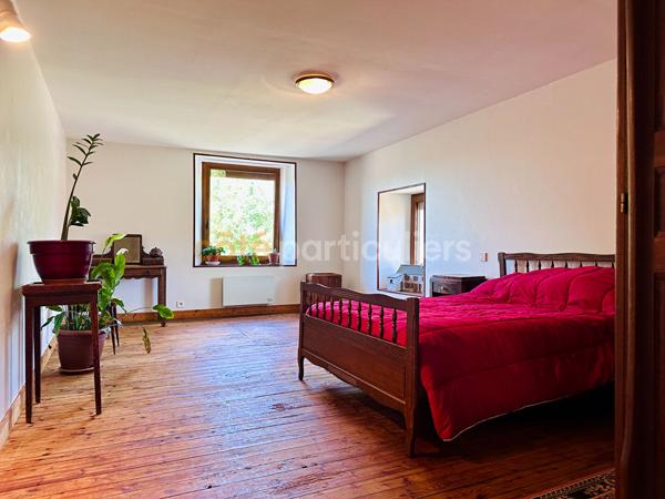 Vente
                Maison216 m² - 7 Pièces -
                    VALOGNES (50700)