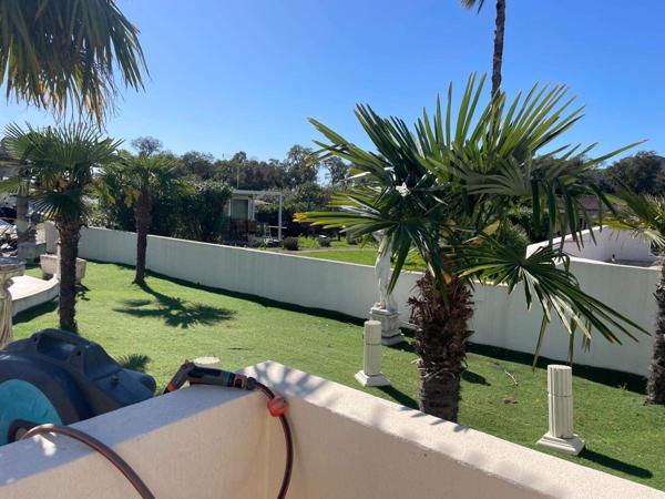 Magnifique propriété composée d'une maison et deux appartements, vue montagnes