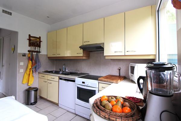 Lumineuse Maison à vendre de 165m2 sur 297 m2 de terrain clos