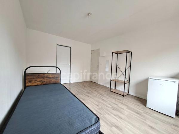 Chambre 19 m² avec salle d'eau et WC privatifs – Colocation meublée – 460 € CC – Roubaix