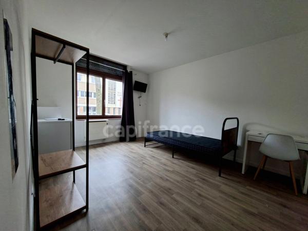 Chambre 19 m² avec salle d'eau et WC privatifs – Colocation meublée – 460 € CC – Roubaix