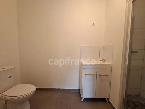 Chambre 19 m² avec salle d'eau et WC privatifs – Colocation meublée – 460 € CC – Roubaix