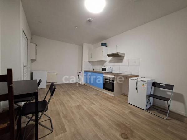 Chambre 19 m² avec salle d'eau et WC privatifs – Colocation meublée – 460 € CC – Roubaix