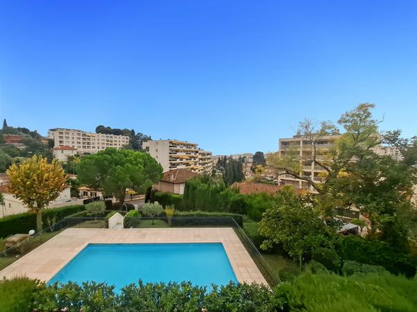 Le Cannet- 3 pièces 72 m² traversant, avec piscine et stationnement