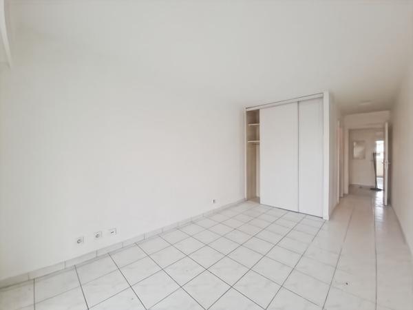 Le Cannet- 3 pièces 72 m² traversant, avec piscine et stationnement