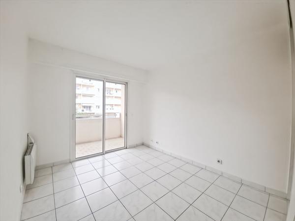 Le Cannet- 3 pièces 72 m² traversant, avec piscine et stationnement