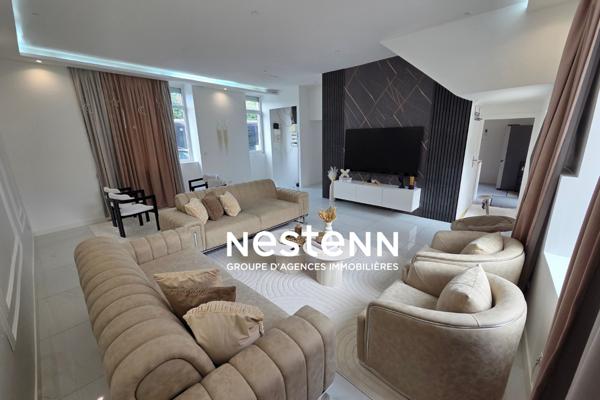 proximite gare de Venissieux: Maison mitoyenne d'un coté avec dependance