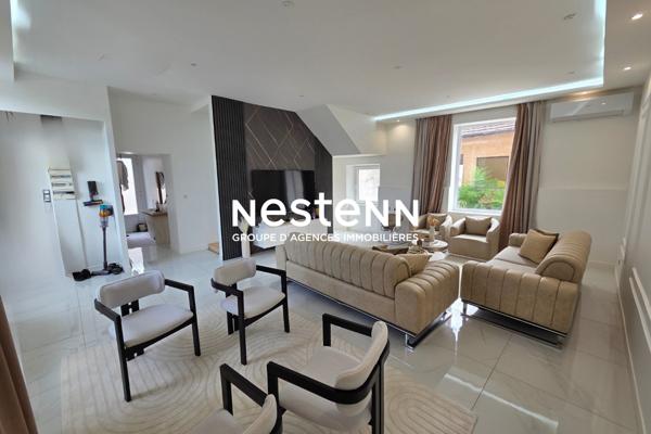 proximite gare de Venissieux: Maison mitoyenne d'un coté avec dependance